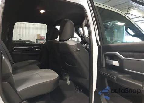 2024 Ram 2500 Big Horn 4X4 6'4 Box z USA, uszkodzony, nr VIN 3C6UR5DL9RG340353